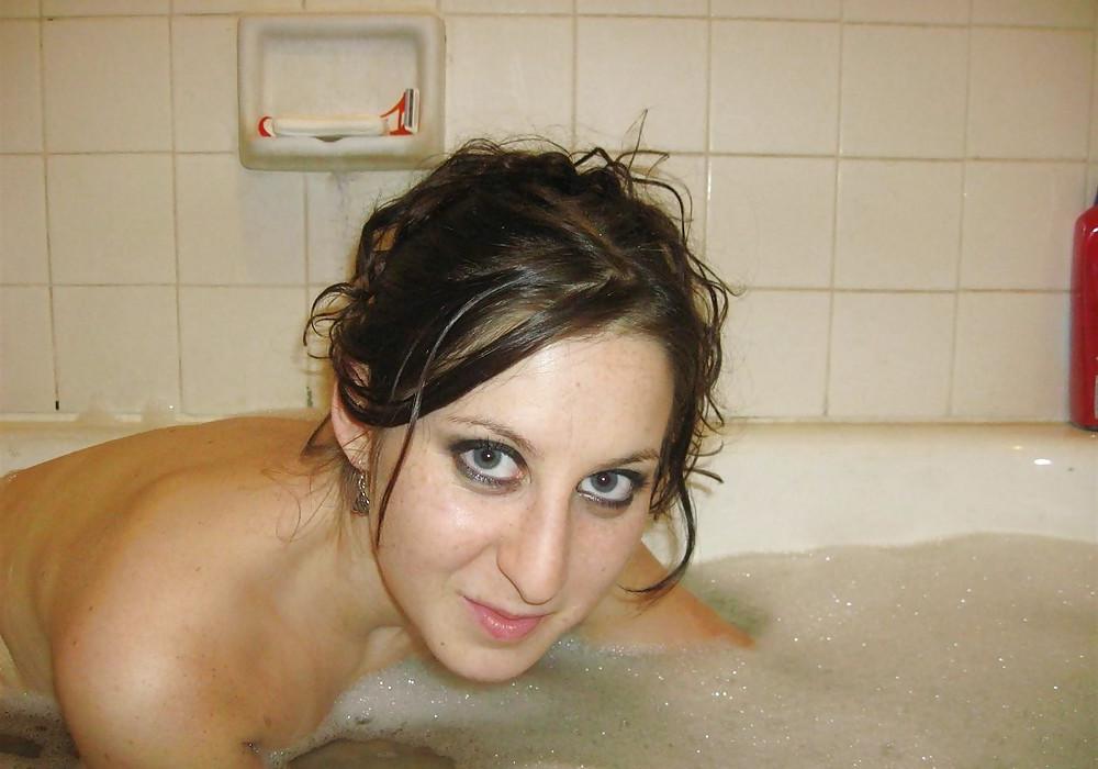 25P BATHING WITH SUSI