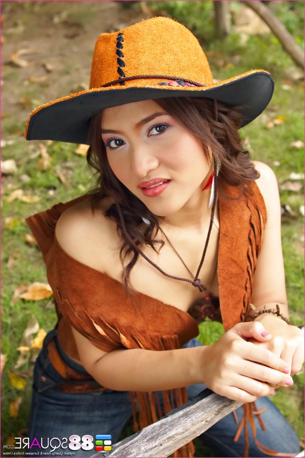 16P Asian Cowgirl Milk Gets Nude