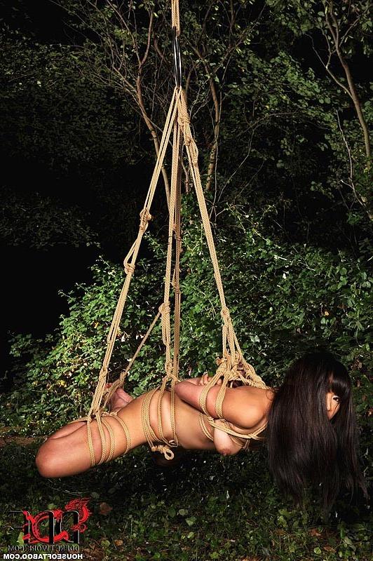 11P Japanese Babe Tied Up &amp;amp; Hung In Air