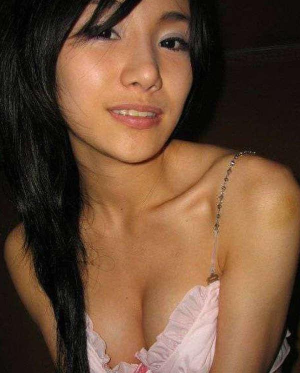 12P Hot babe from Japan in lingerie