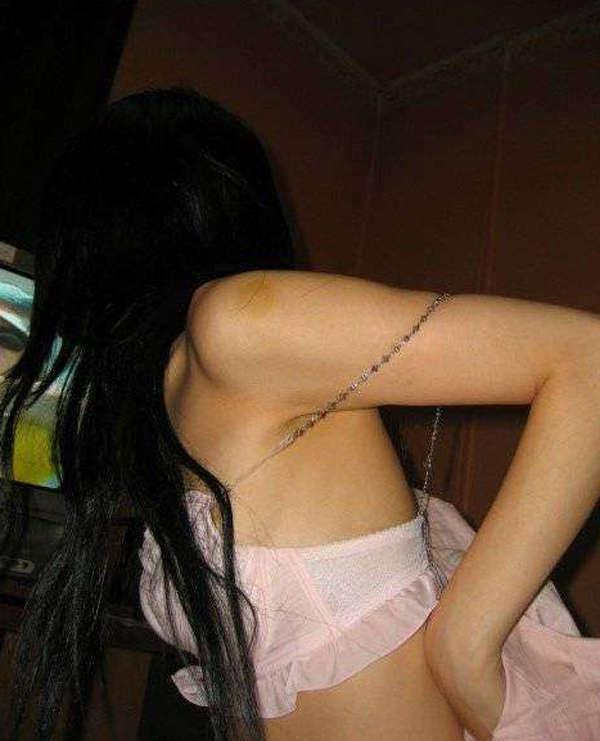 12P Hot babe from Japan in lingerie