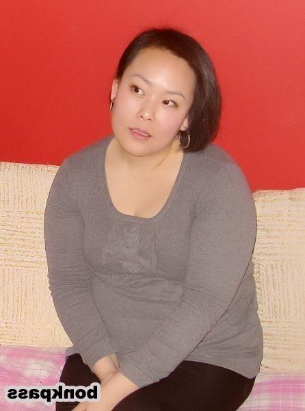 12P Chubby Chinese housewife got big appetite