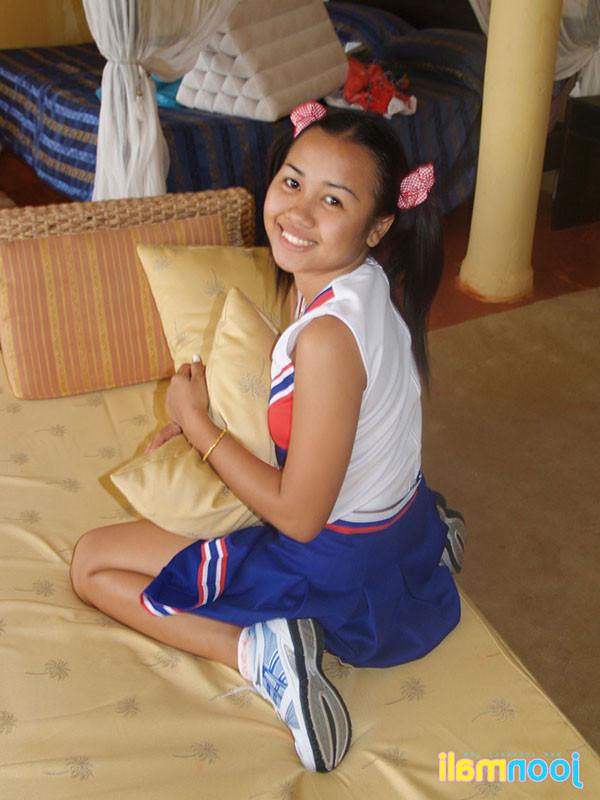 15P Young sexy Thai cheerleader panties