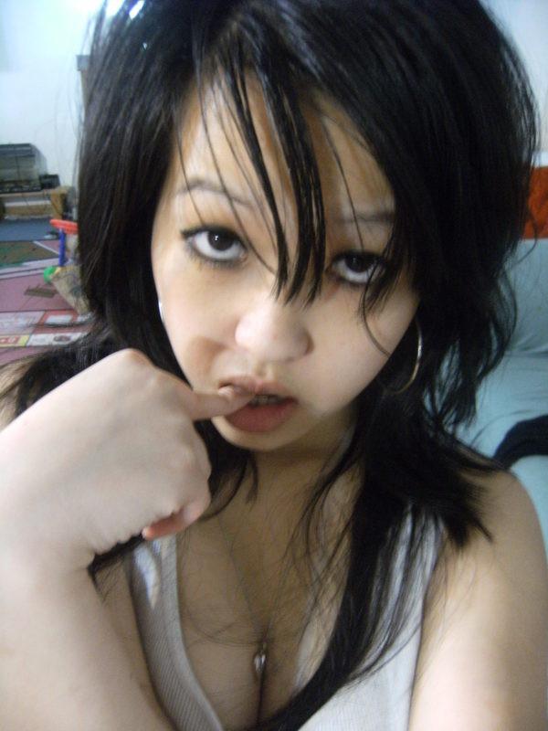 15P Photo set of a hot Chinese camwhoring chick