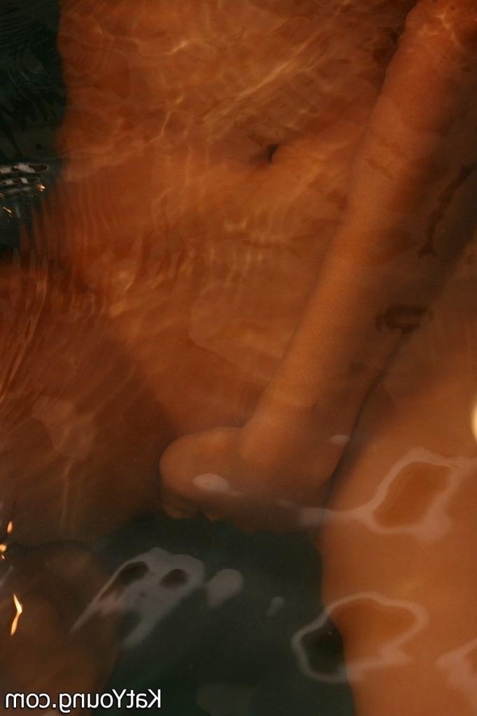 16P ::: Kat Young ::: Sweet asian teen playing with pussy in a warm bath