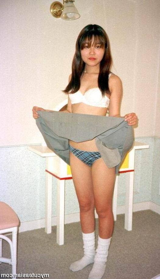 16P Cute Asian student shares her private pics