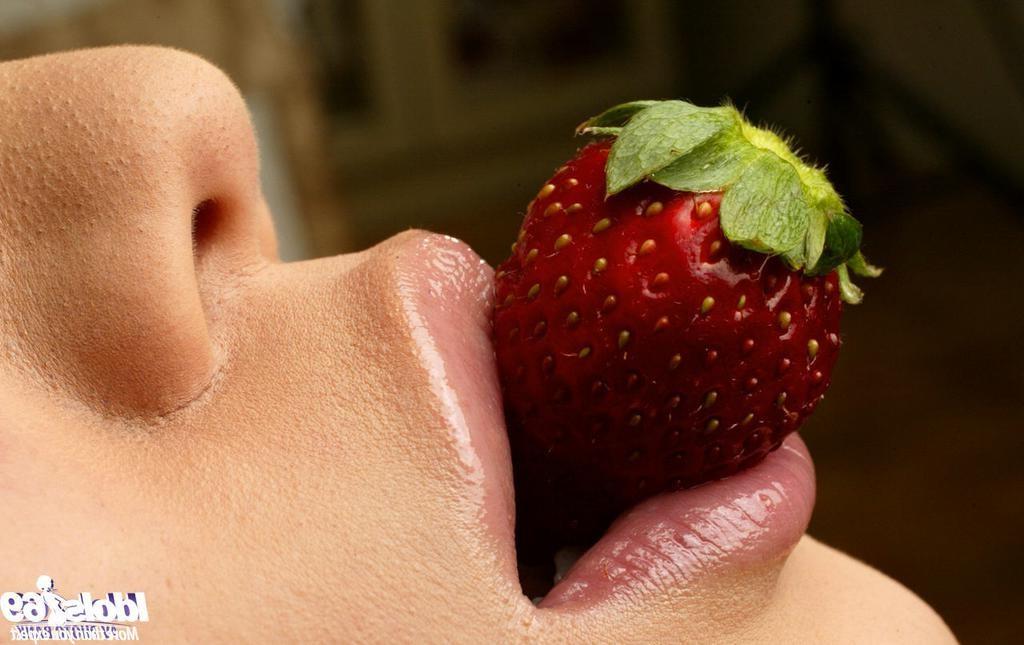 15P Asian in thong teases hairy pussy with strawberry