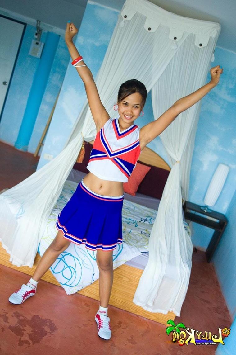 16P thai cheerleader