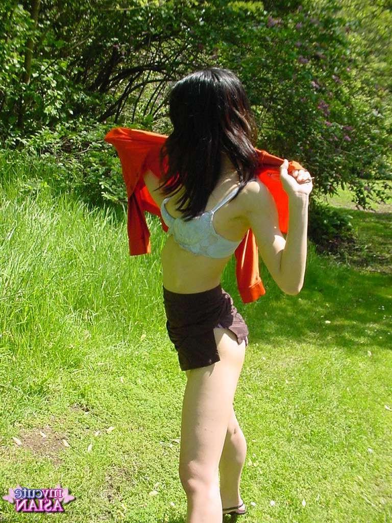 16P Long haired asian beauty shows her round tits