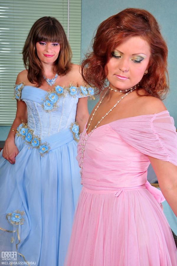 13P Sexy sapphos in evening dresses go to lesbian licks and slits on the floor