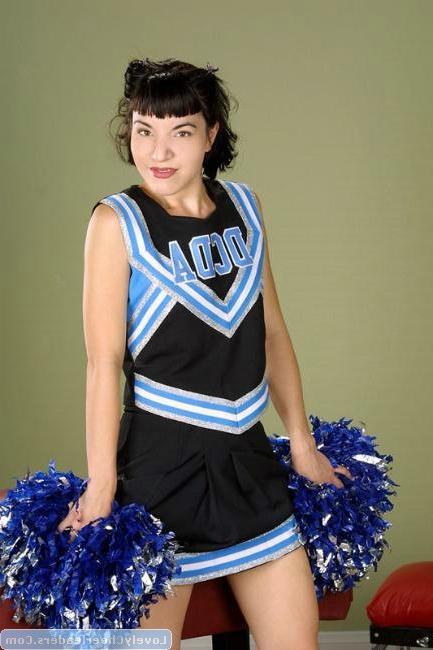 15P Brunette cheerleader Hanna shows her petite boobies