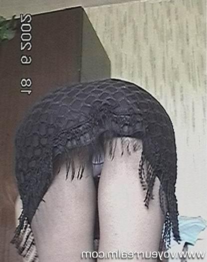 15P Spy on dressing housewife at her home