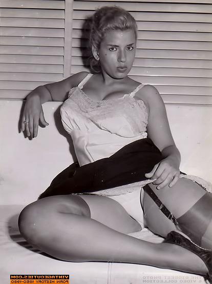 10P Big boobed divas in antique rare vintage 1960 years