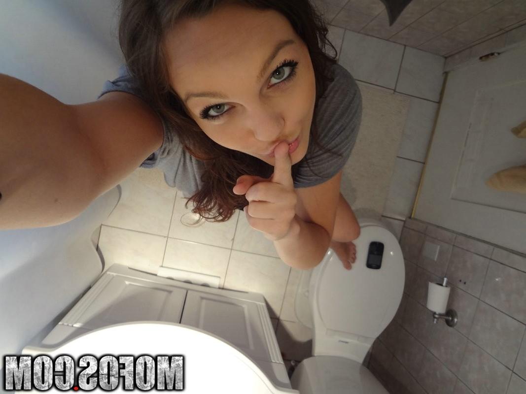10P Ex-girlfriend gets fucked in private video