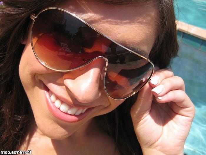 12P Poolside Cheating Pussy