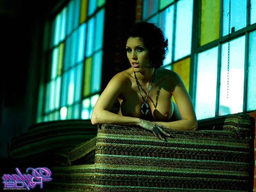 16P Dylan Ryder spreading her sweet shaved pussy in the soft light