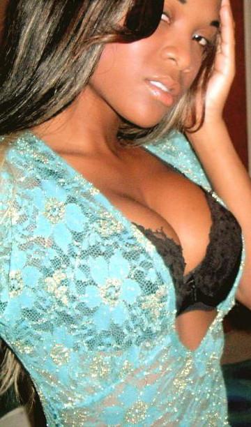 16P Glamour black babe