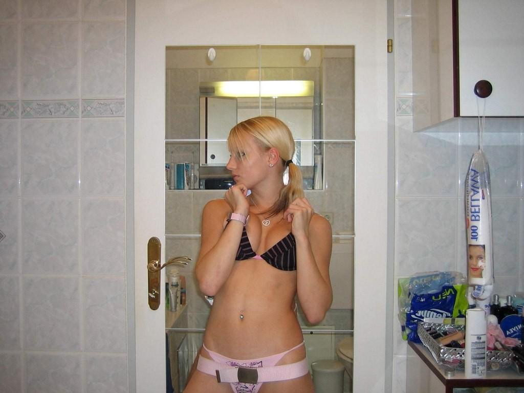 8P Watched by cam girlfriend strips in the bathroom