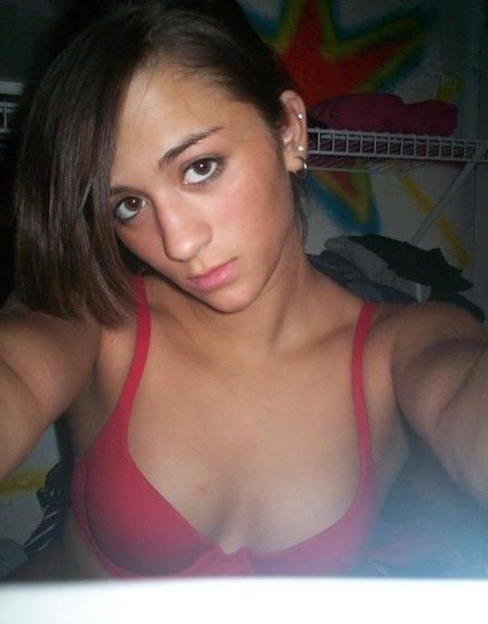 10P Cutie poses pinching nips and rubbing nub in home video