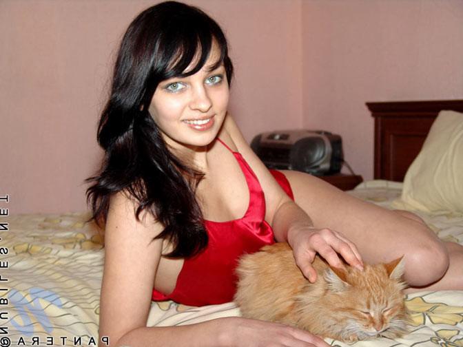 16P Dark haired teen in a thong showing her tight butt /