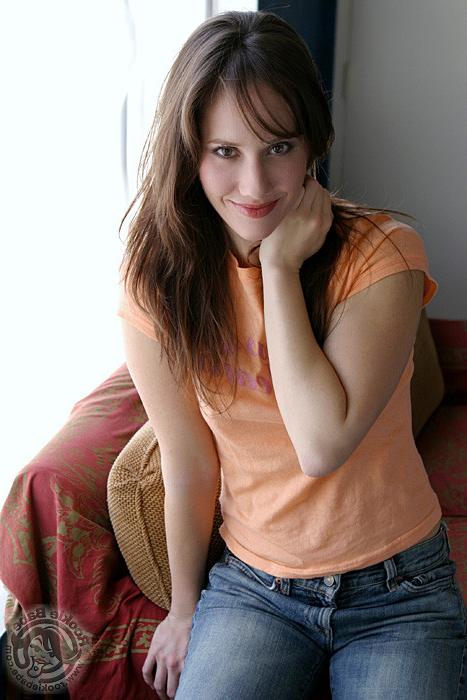 16P Brunette girl next door drops her jeans and thong