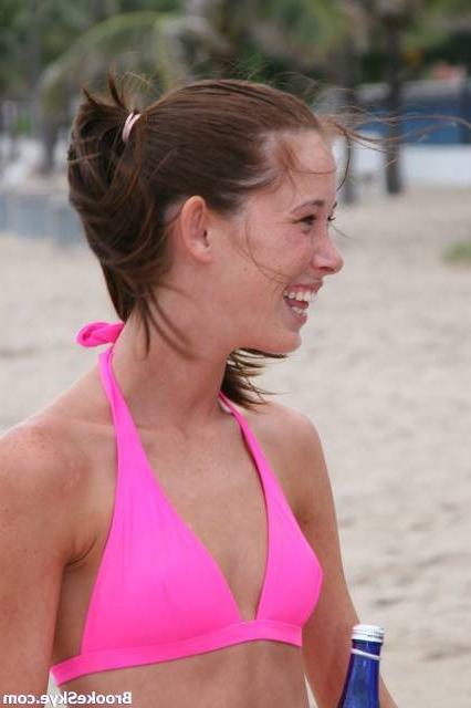 16P teen babe trying on her new pink bikini