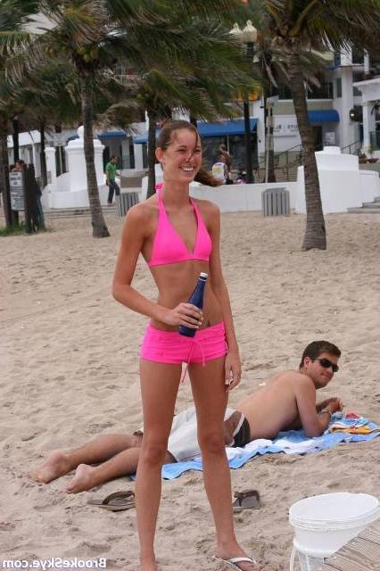 16P teen babe trying on her new pink bikini