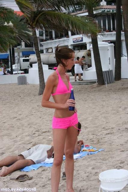 16P teen babe trying on her new pink bikini