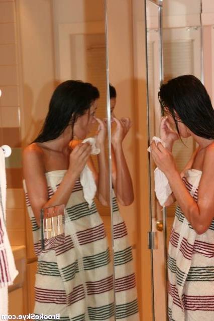 16P sexy teen standing naked at a mirror