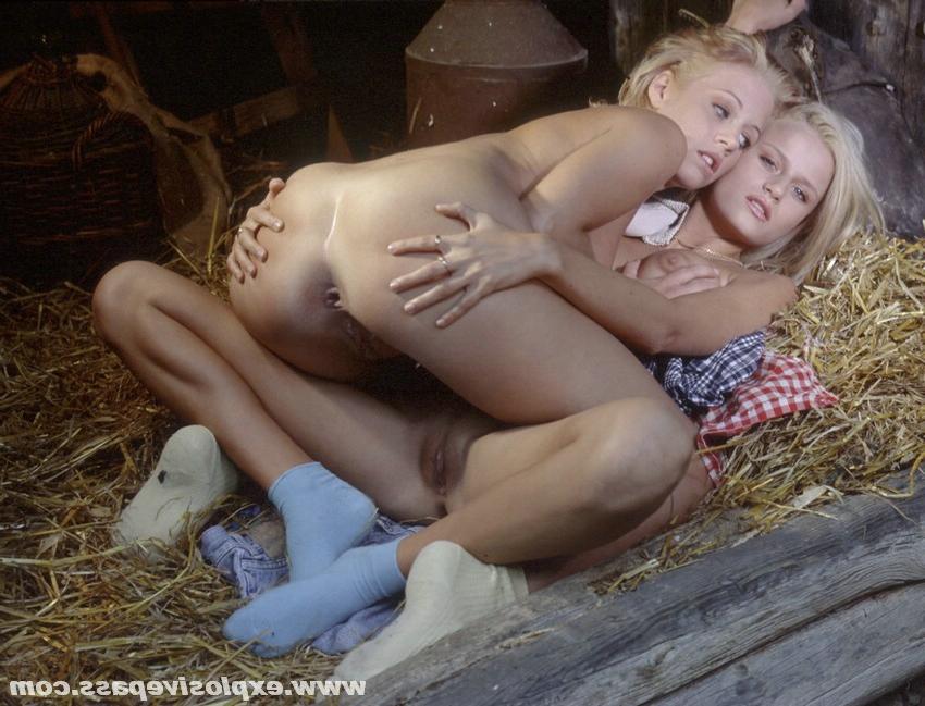 16P lebian cuties doing it at the farm