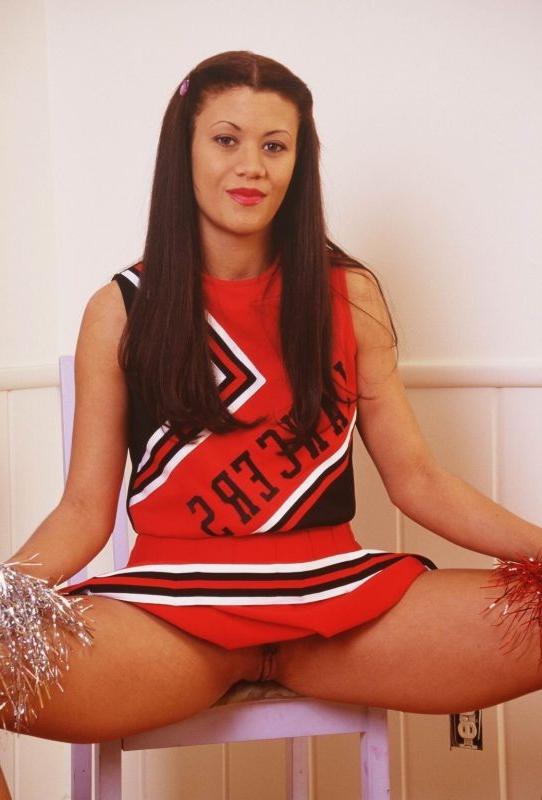 17P Sexy Mom Dressed As Cheerleader Spreading Pink