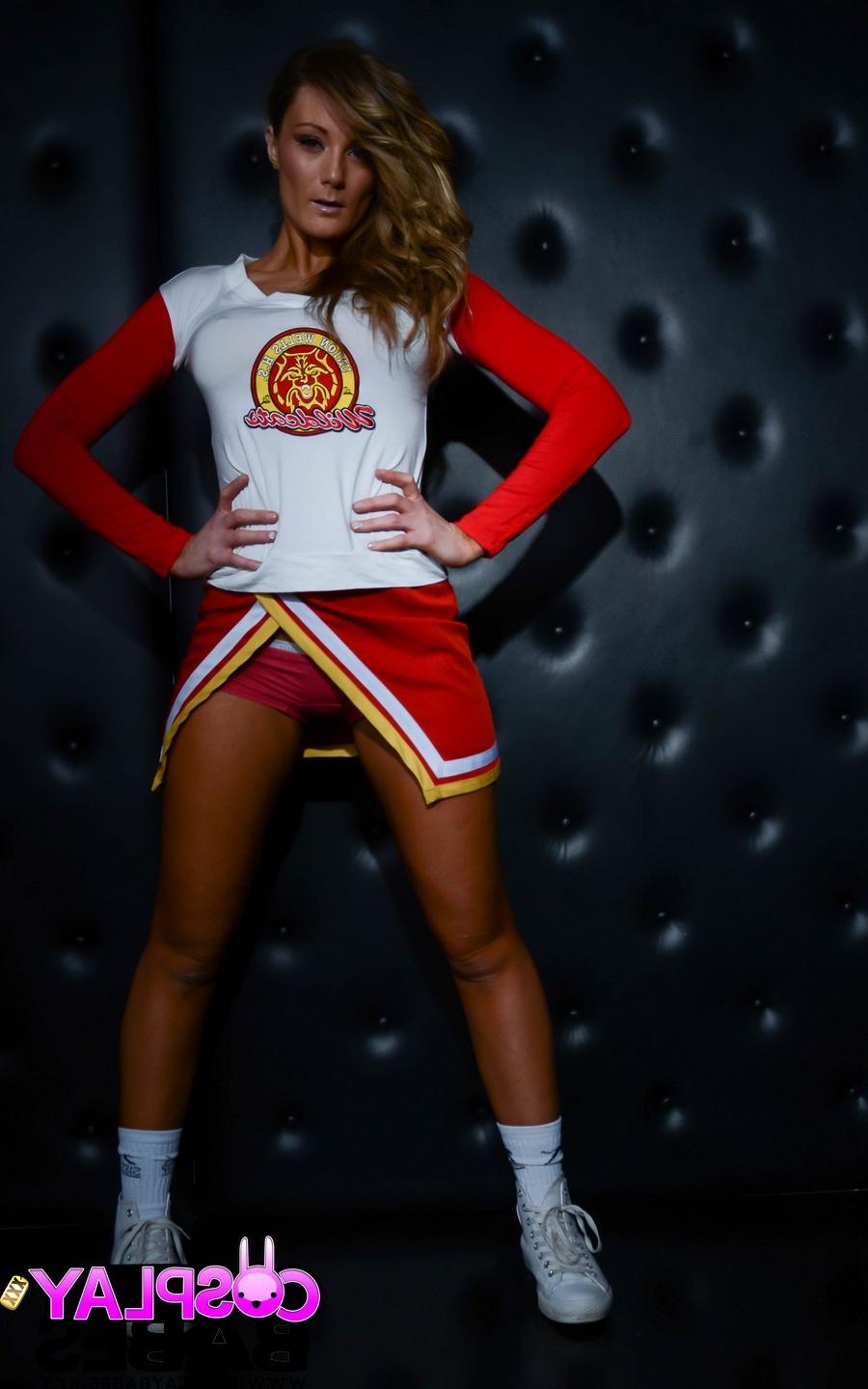14P Claire Bennett Cosplay Save The Cheerleader Save The World Elizabeth Bally