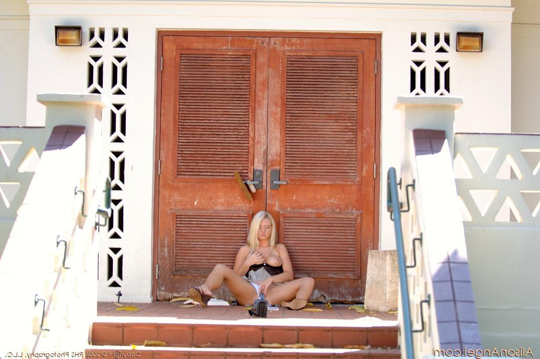 16P Heavenly Gorgeous Blonde Alison Angel Naked