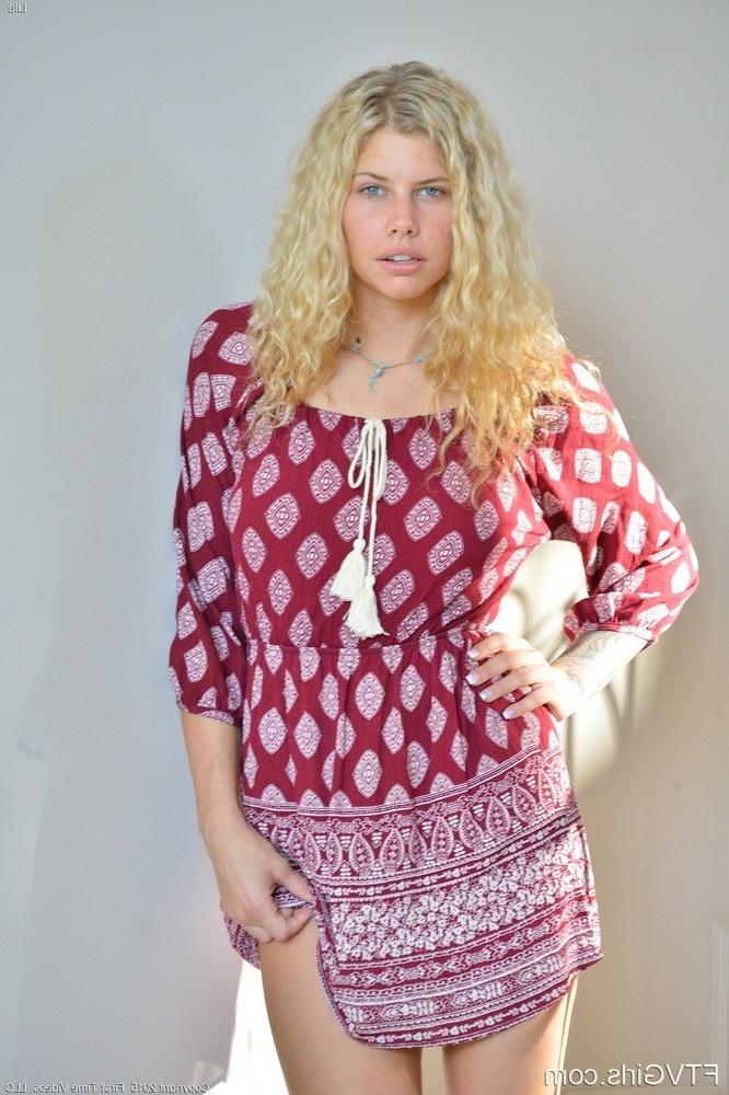 15P Lila Model Who Loves Yoga