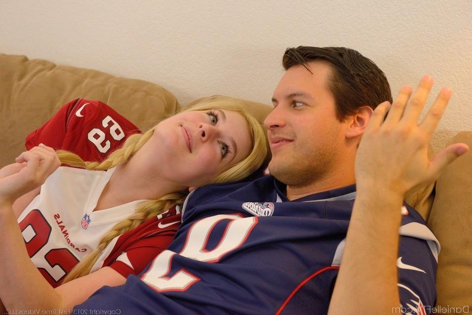 15P Danielle sex during football game