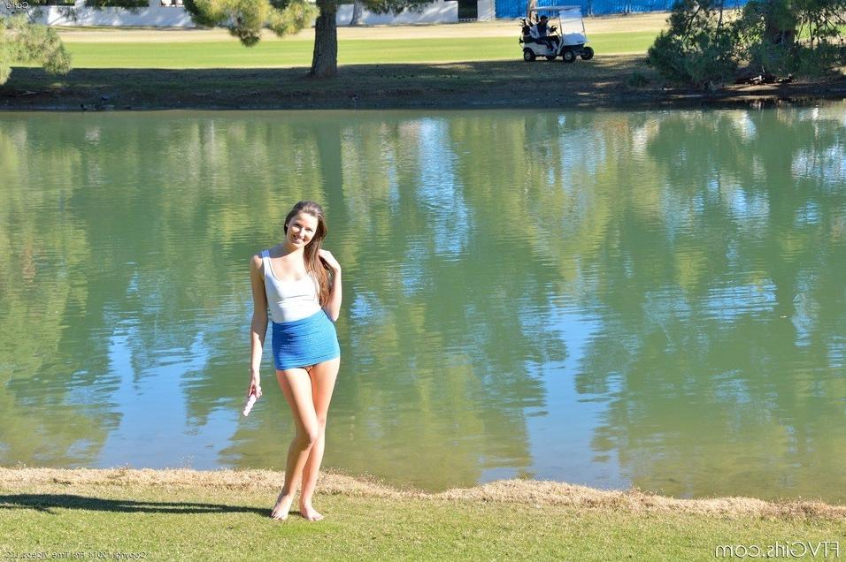 16P Carlie What Sexy Legs