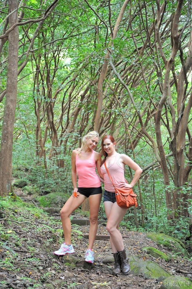 15P Nude hike with Lena and Melody