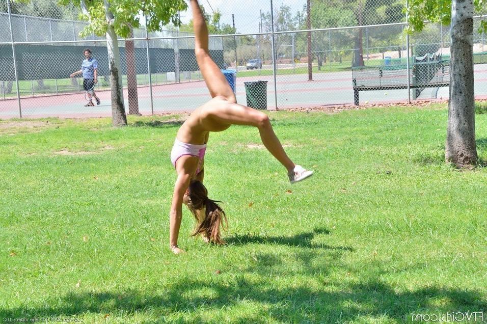 15P Mary bottomless at the park