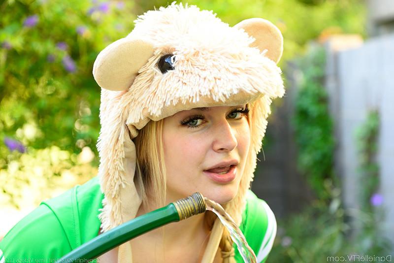 15P Danielle Wet Hamster
