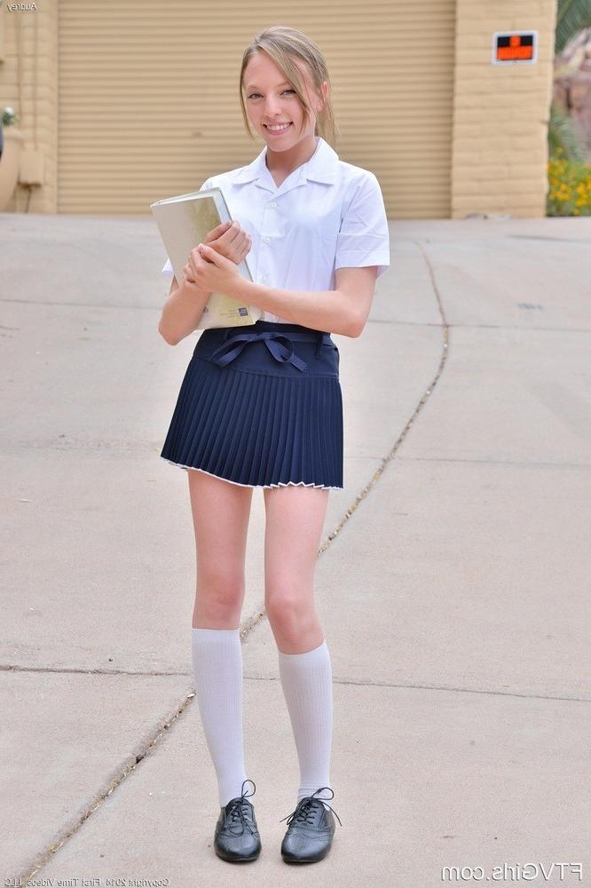 16P Audrey 18 Year Old Upskirt