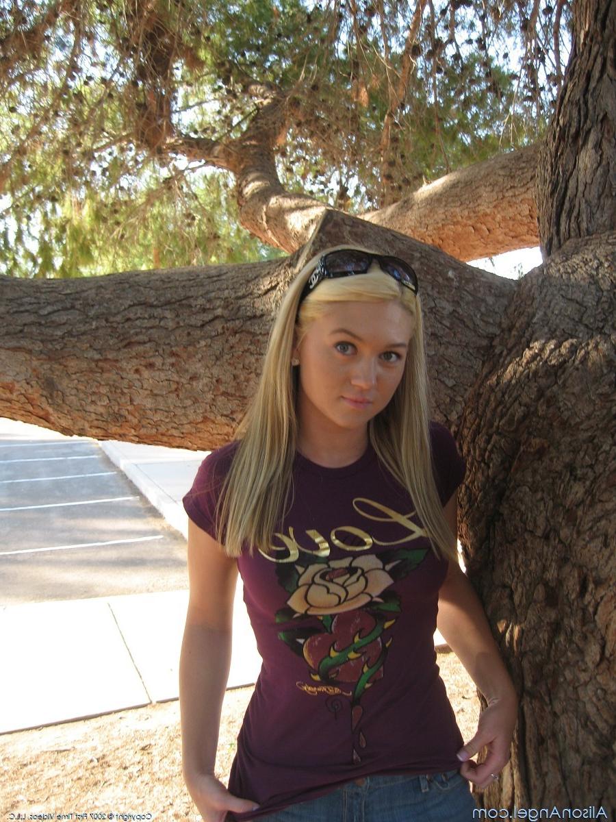 16P Heavenly Gorgeous Blonde Alison Angel Naked