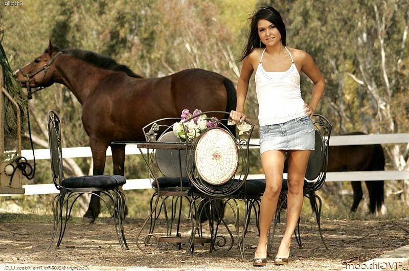 15P Teen cutie stripping down on the farm
