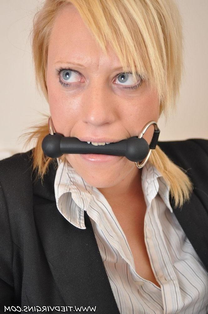 10P Teen slut dresses up as a secratary and is tied up