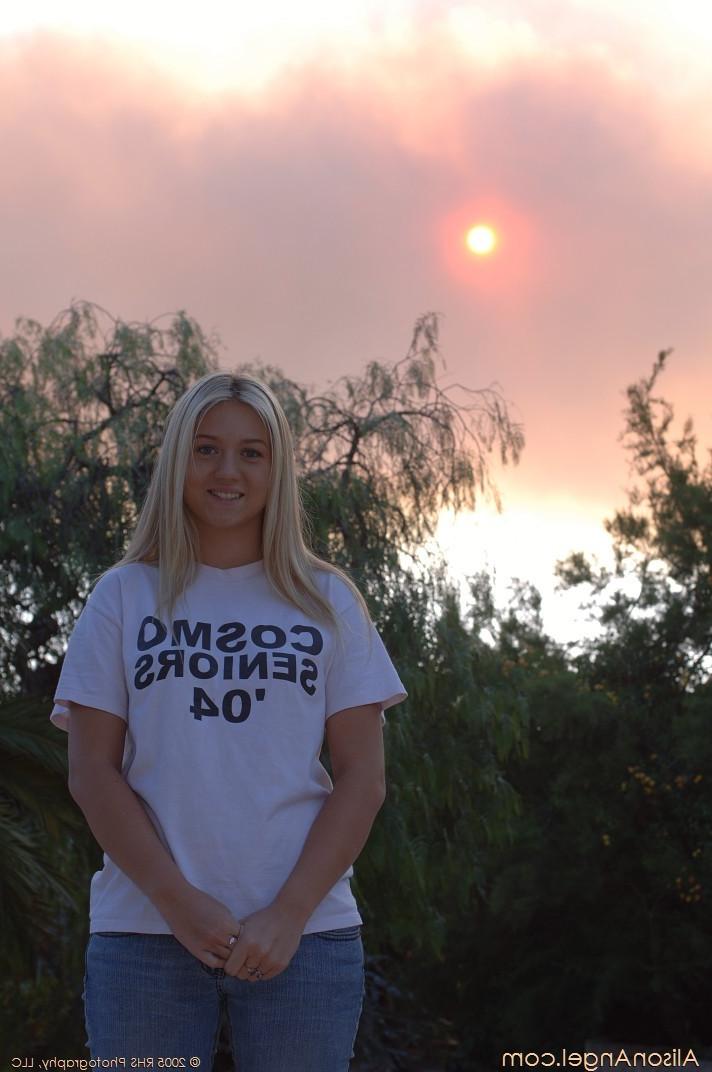 16P Heavenly Gorgeous Blonde Alison Angel Naked
