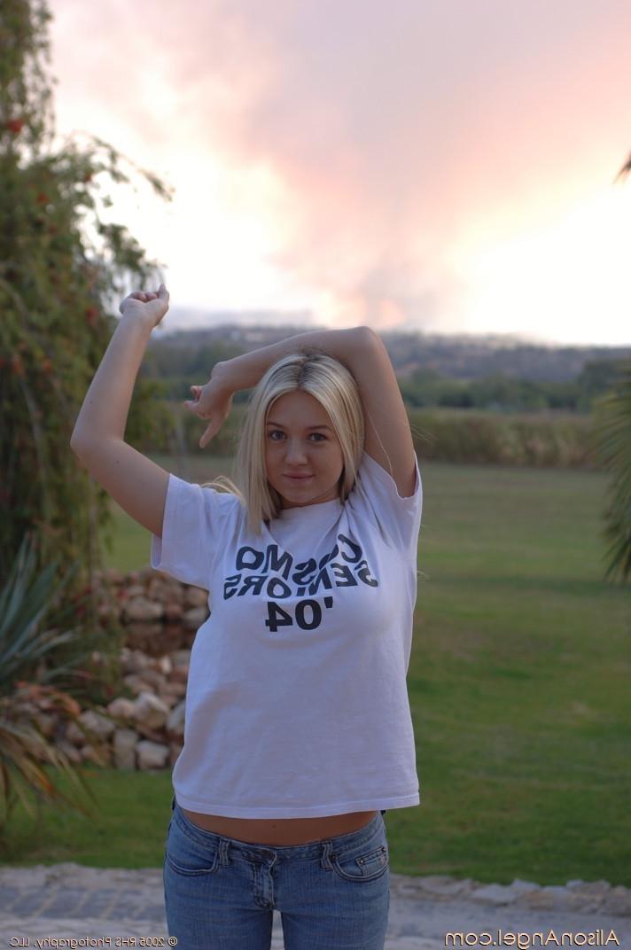 16P Heavenly Gorgeous Blonde Alison Angel Naked