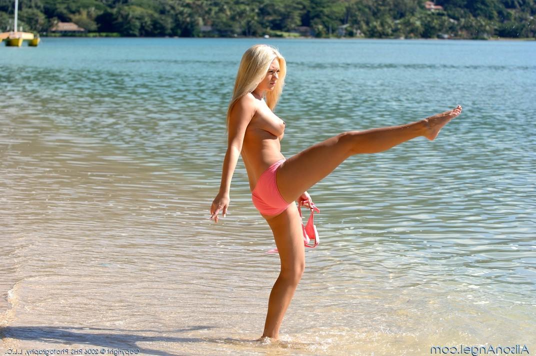 16P Heavenly Gorgeous Blonde Alison Angel Naked