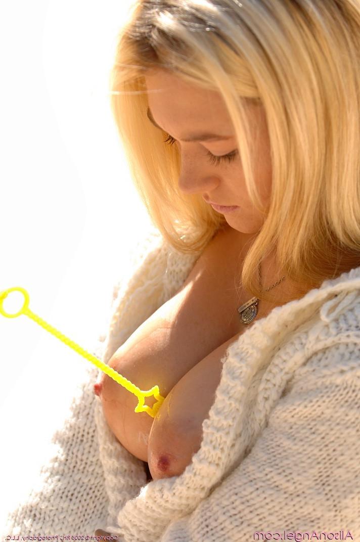 16P Heavenly Gorgeous Blonde Alison Angel Naked