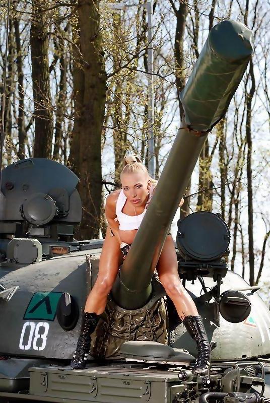 15P Kisztina Sereny sexy photoshooting on army tank