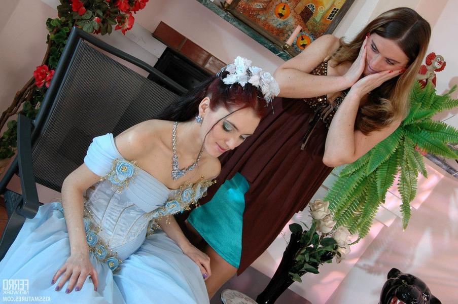 13P Older lesbian making a young bride cheat her fiance playing slits and clits