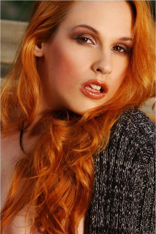 11P Chrissy Daniels is such a hottie with a fine bod.